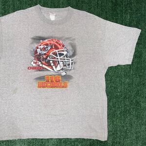 Vintage 2000s Kansas City Chiefs Big Lighting Helmet 116 Decibels Shirt